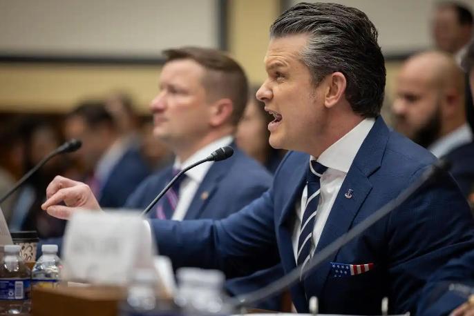 当地时间4月29日，美国国会上演了一场火药味十足的听证会。国防部长赫格塞思自伊朗