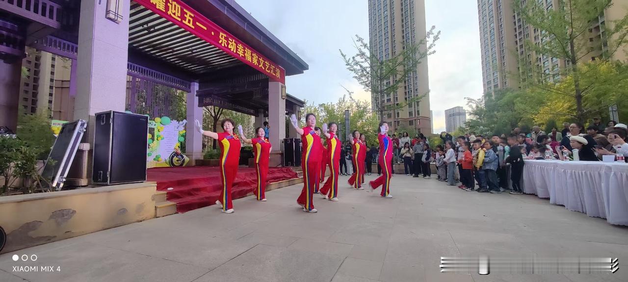 【焦点访谈】社区文化展演政府无需出资，看看幸福家园创新模式，群众参与度高，反响更