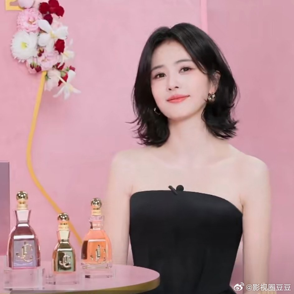 白鹿直播 白鹿这个发型好俏皮！！开到荼蘼王韵娜本娜！ 