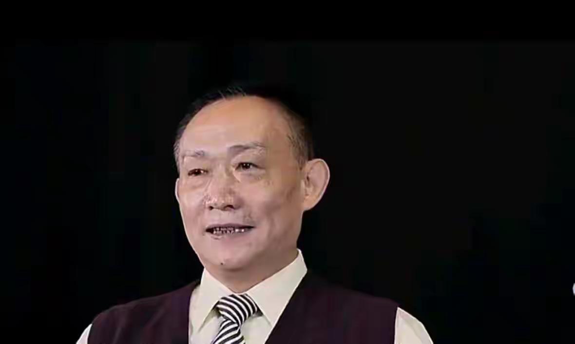 卢麒元：百年招亲纳贡的时代必须结束了

“招亲纳贡”这个词，说得真狠。这可不是什
