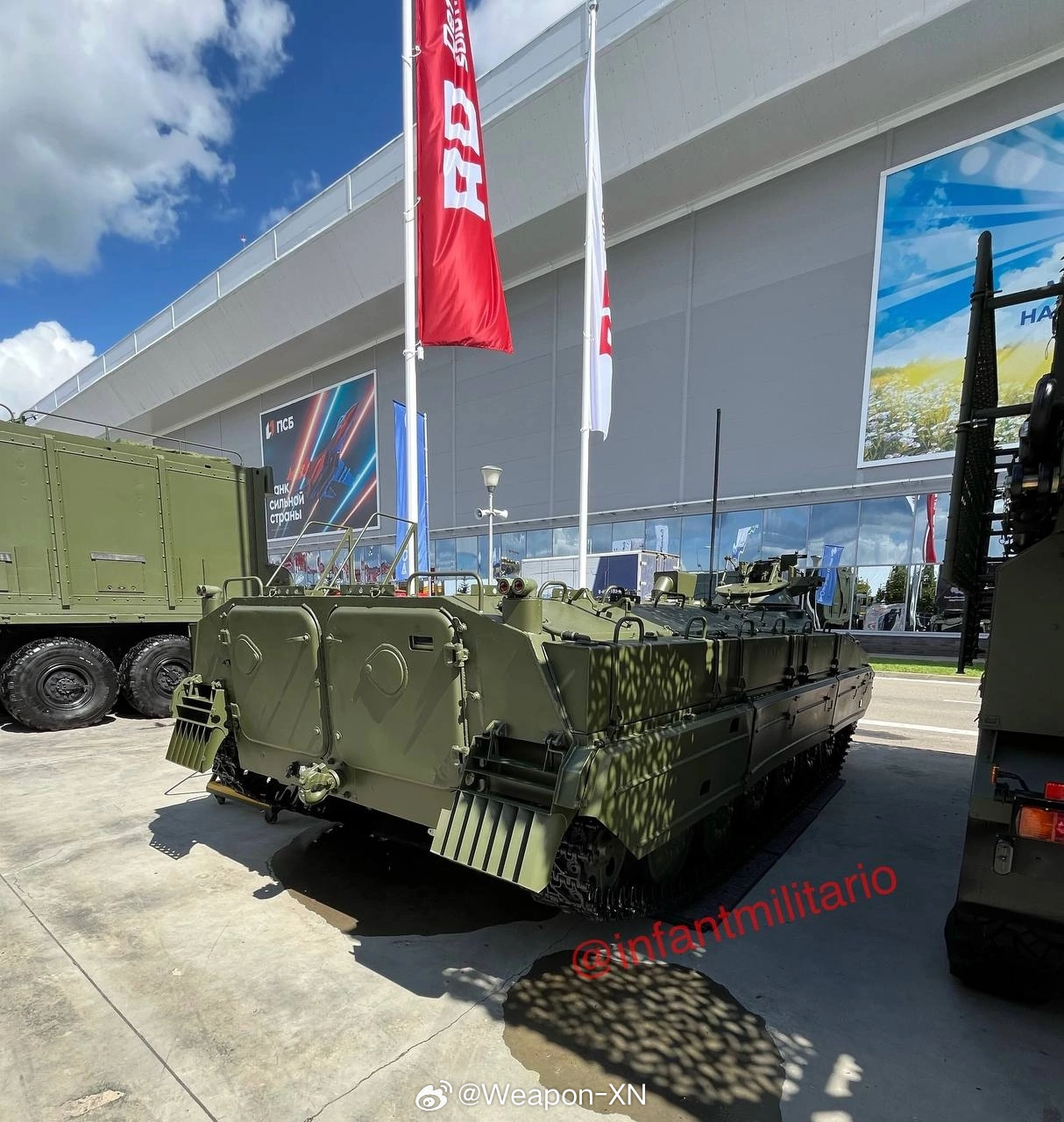 #兵器影像[超话]# 俄罗斯2024陆军博览会，MT-LB 拖拉机的无人驾驶版本