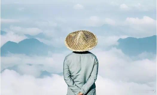 翻墙记·默斋主人原创自由诗那一年，我辞了职膝头摊开一张地图露水还凝在草尖我上路。