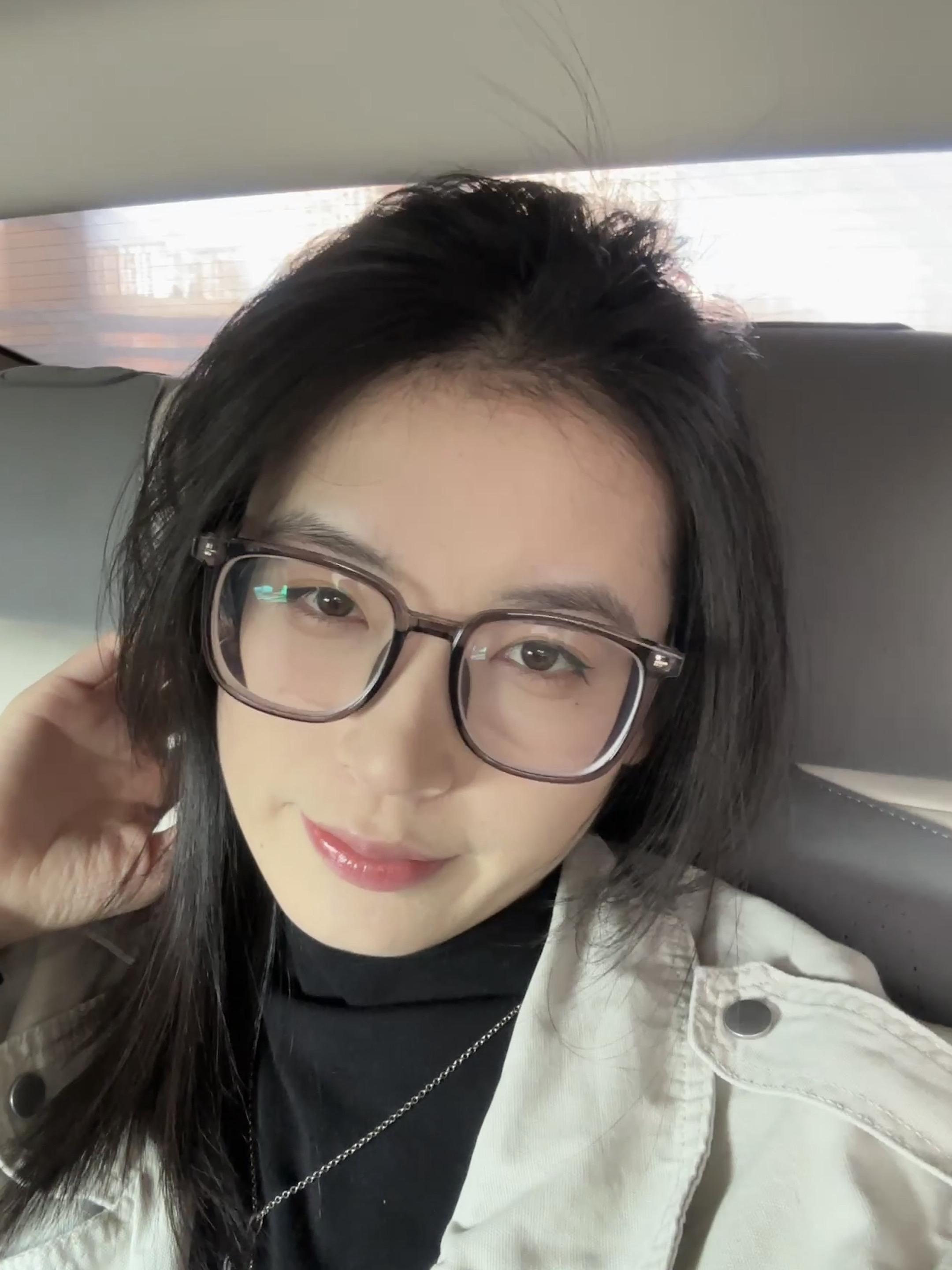 我生命中所有糟糕的时候 都是我独自一人度过的 所以 有时候会觉得去爱人...