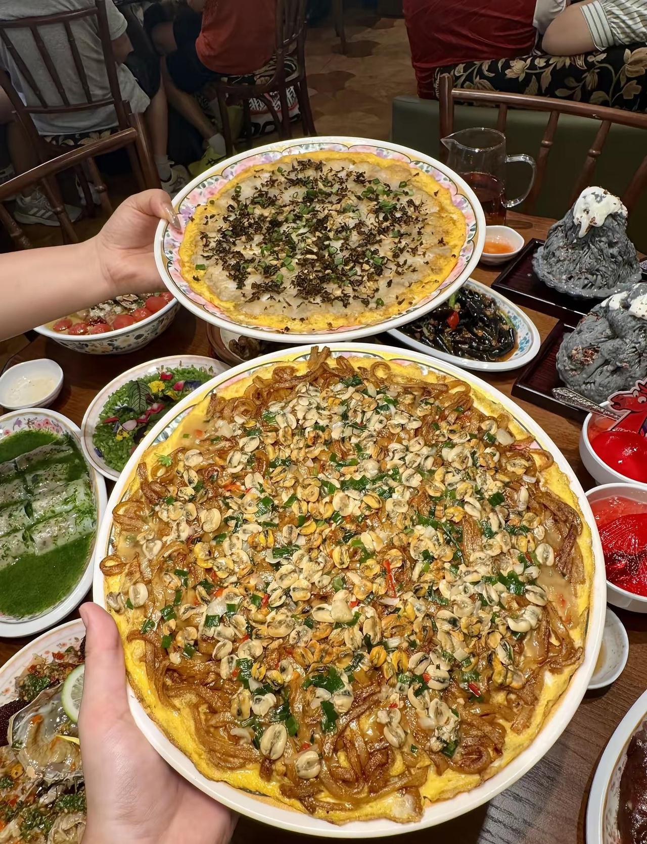 在广州吃过很多次的！！极品潮汕老嘢饭。。藏在老城区里的充满烟火气的大排档生腌好新