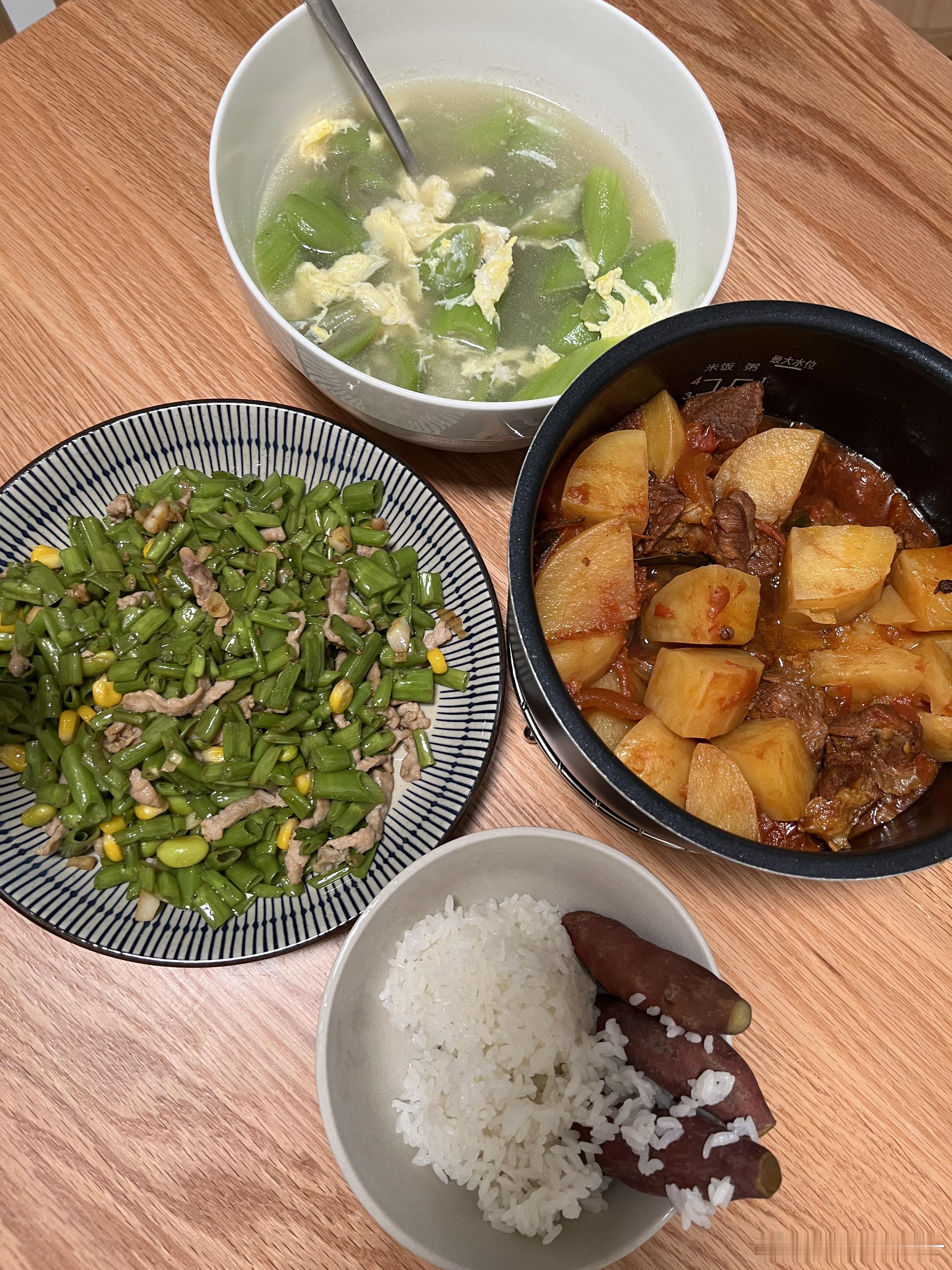 男子在美国做中餐私厨月入1万美金看到这位在美国的留学生经历，心里挺有感触。他不光