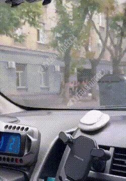 “打起来，打起来，打起来！”8月3日，乌克兰敖德萨的大妈们，大姐们，成功地从乌克