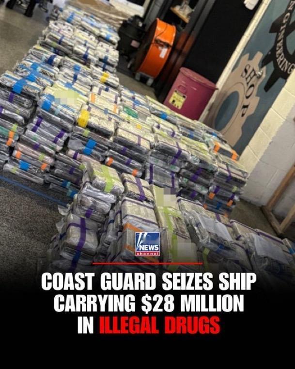 美国海岸警卫队和联邦执法部门联合行动，在迈阿密海滩海岸附近一艘涉嫌走私毒品的船只