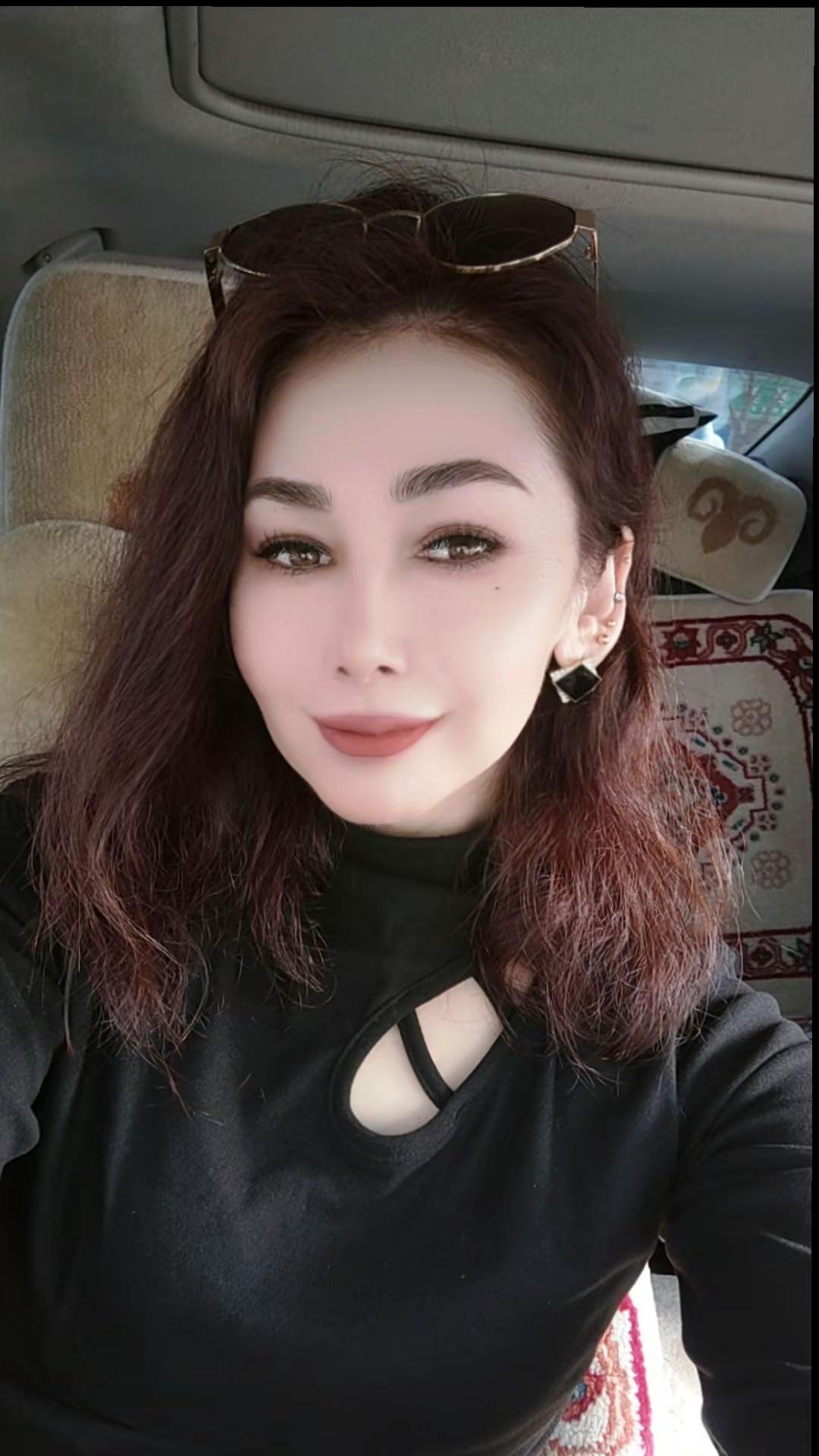 كۆڭلىمىز  چىرايىمىزدىن چىرايلىق  ، بىزگە