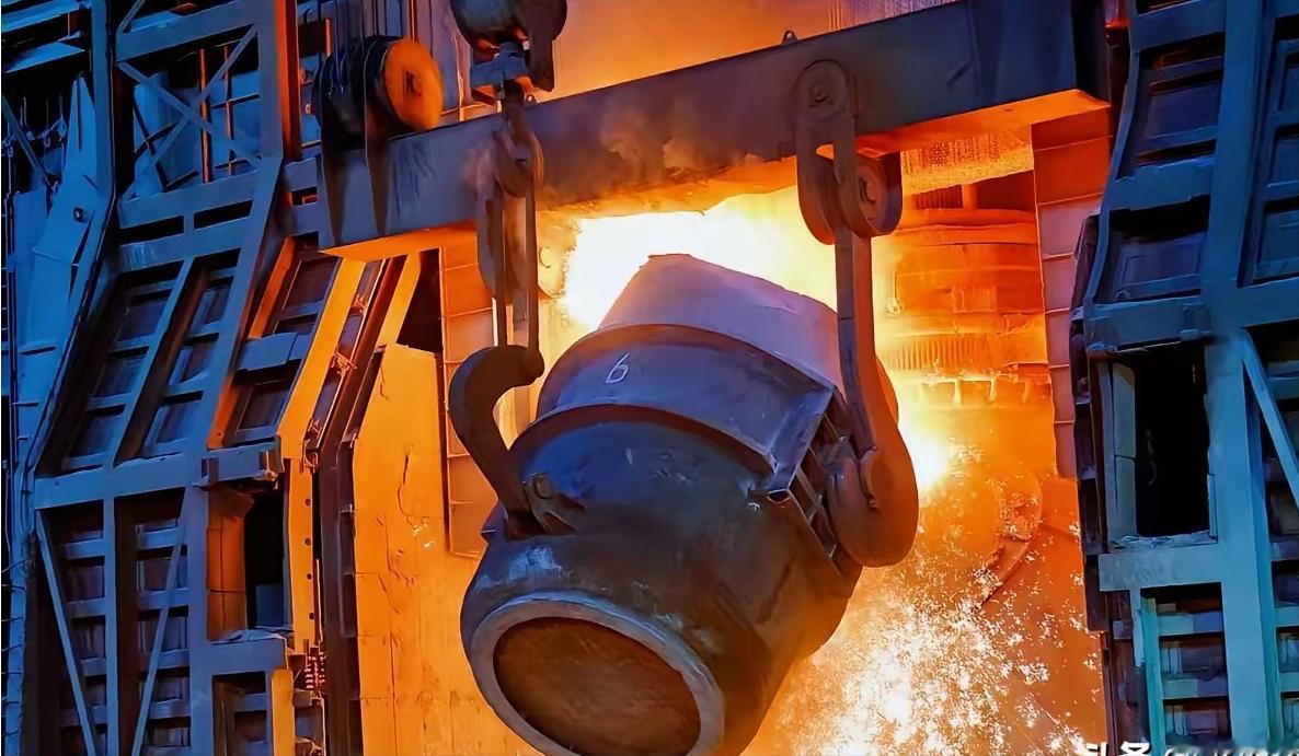 为什么中国宁愿勒紧裤腰带，也要死守钢铁产业？内行人的话一针见血：
就这么说吧，如