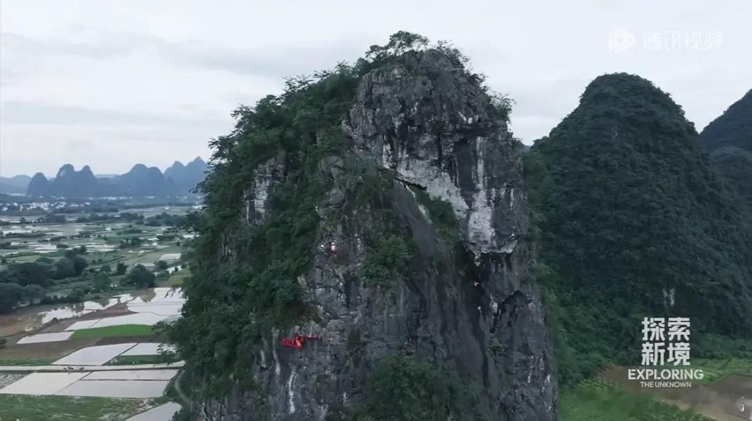 考眼力，王一博在哪里 ​​​