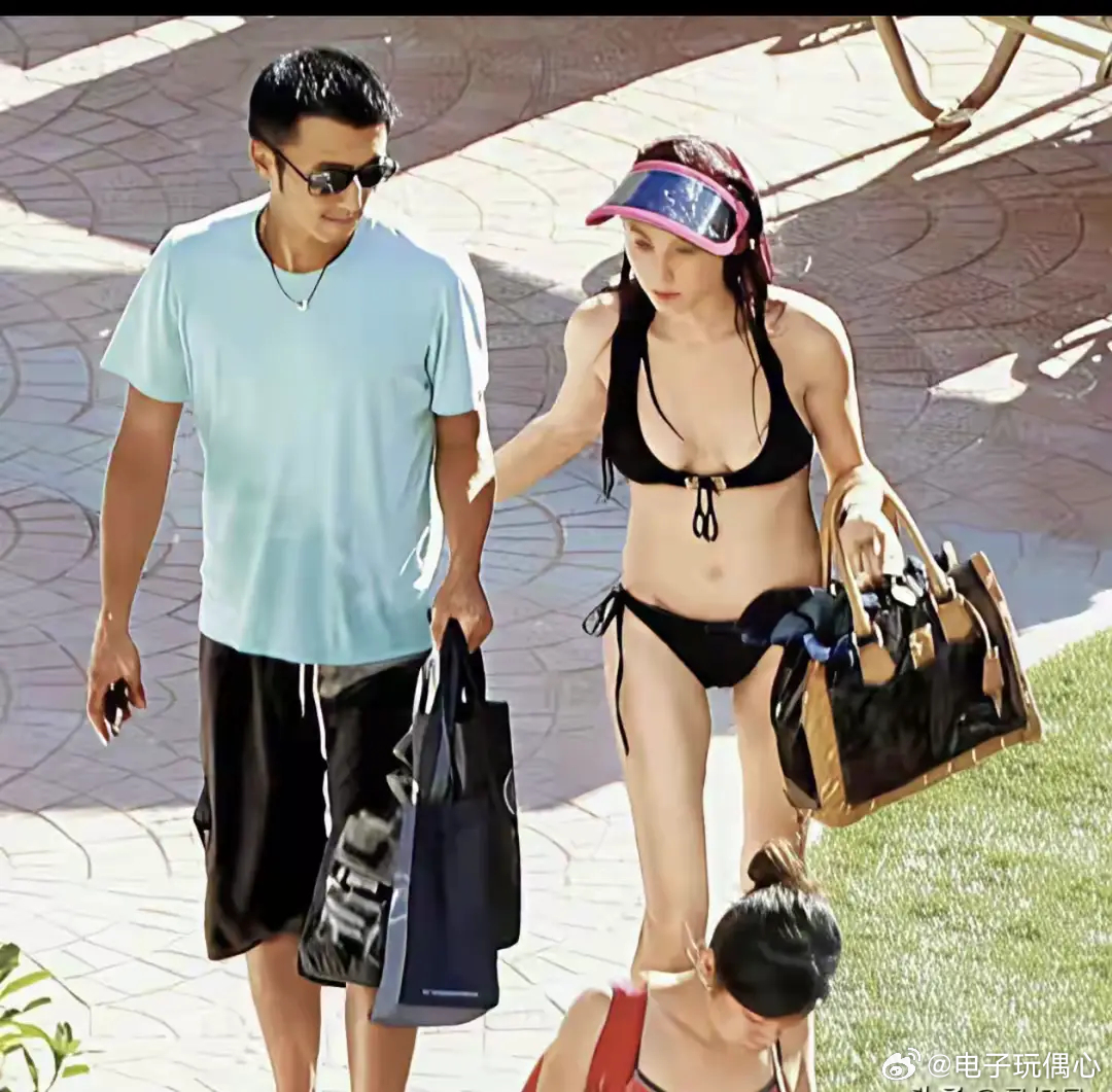 尽管年龄不小了，但不得不说身材确实好 