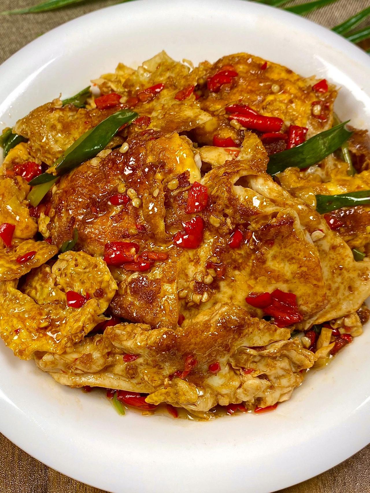 今天我姑做的这道油醋爆蛋嘎嘎滴好吃！！
巨下饭！就这一道菜可以让我多炫两碗米饭哈