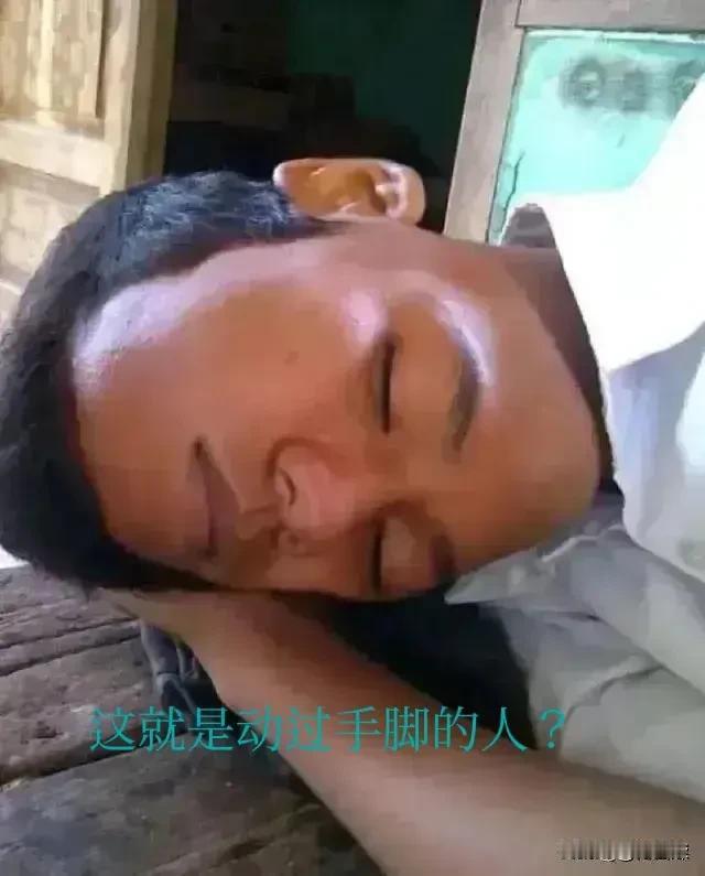 老头头头是道
小楚楚楚动人[祈祷]