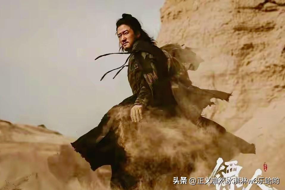 《镖人》能打破武侠片票房纪录，原因可不少。它构建了一个超燃的武侠世界，大漠黄沙、