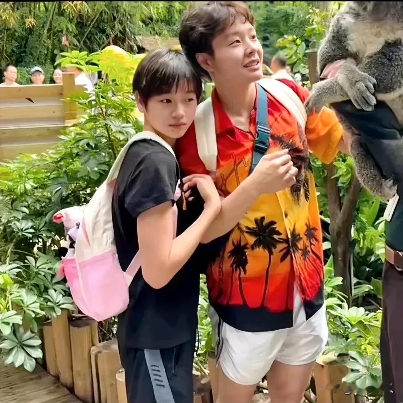 你见过婵宝这么粘人吗？乖巧，可爱，纯真，就像长不大的小女孩，太可爱了，你喜欢吗？