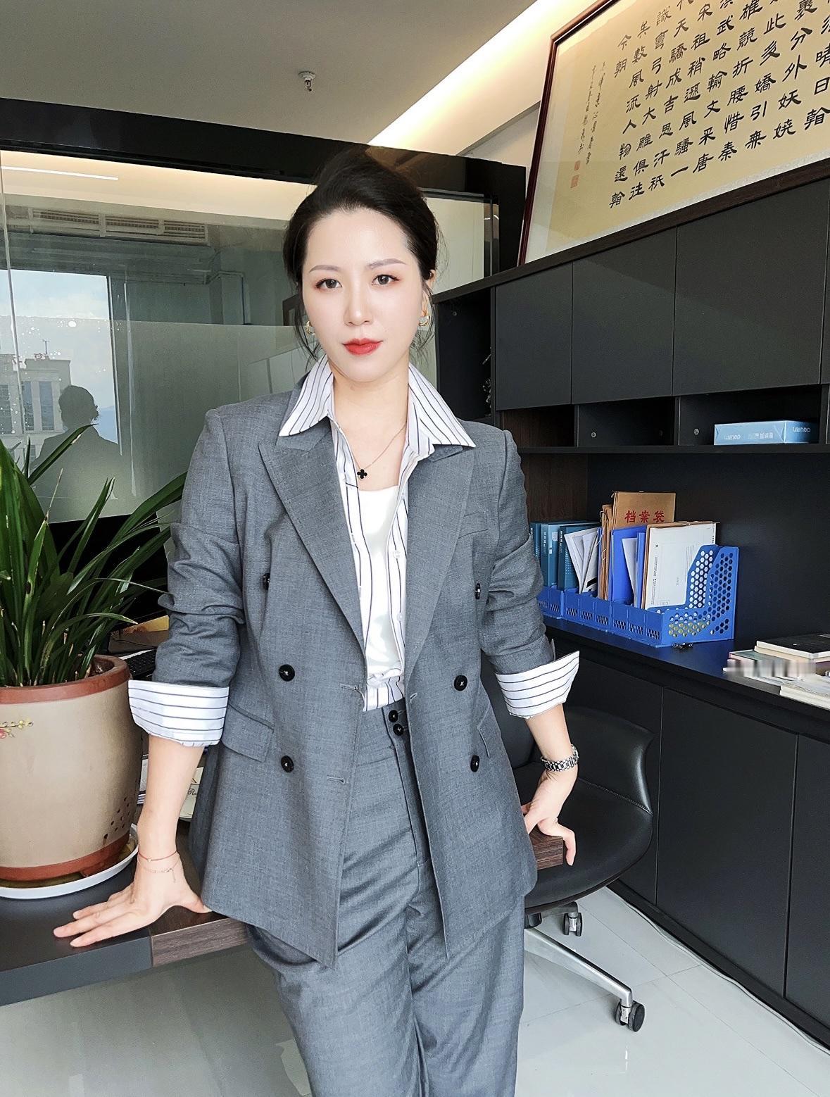 少妇颜值，我们公司的女老板，气场可以吧