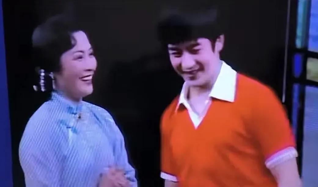 上海沪剧院难得两位颜值好、唱作又俱佳的好演员马莉莉 孙徐春
《玉卿嫂》《雷雨》都