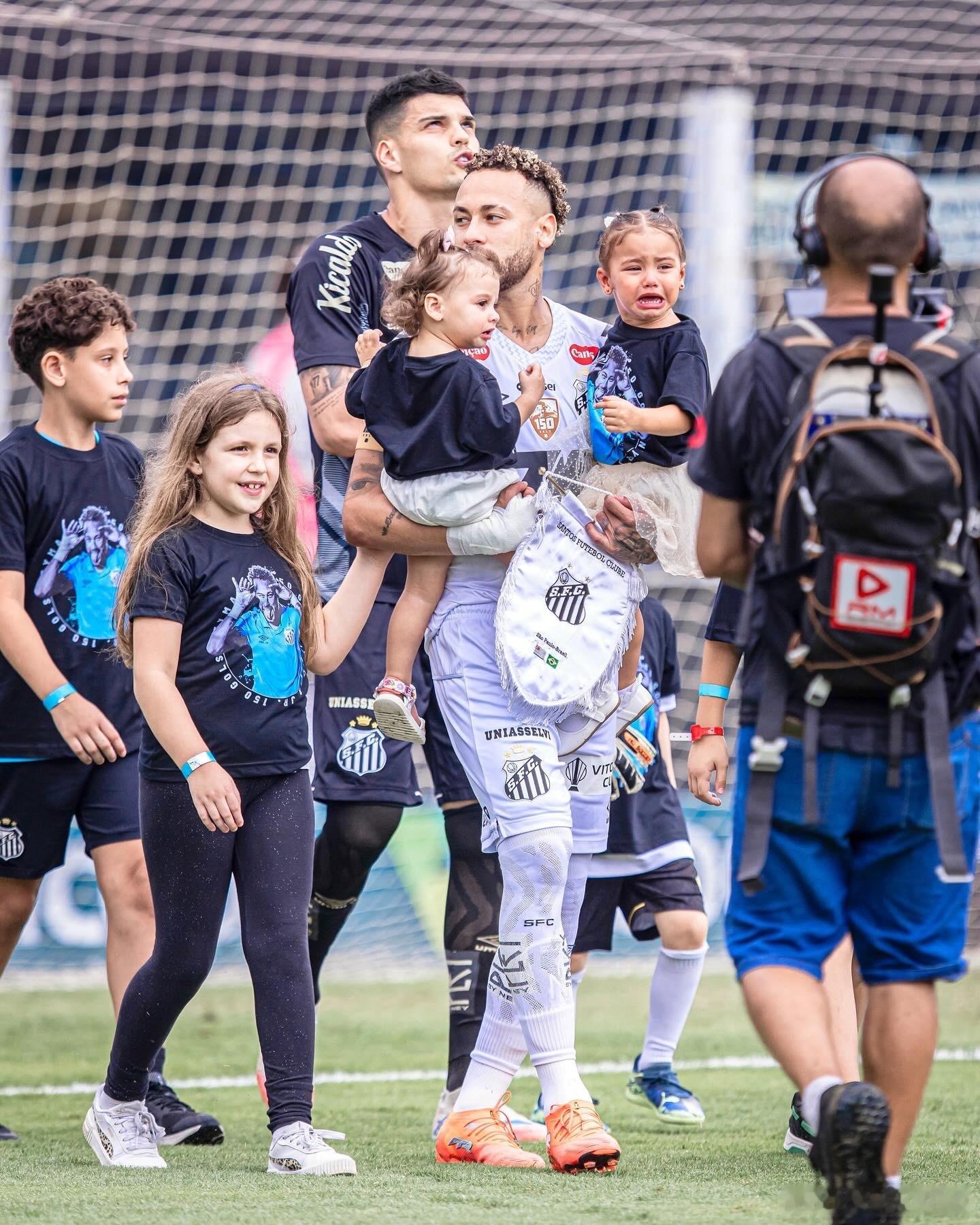 带娃上班2025收官战赢了比赛球队保级南美杯资格拿到1%的希望99%的努力想做就