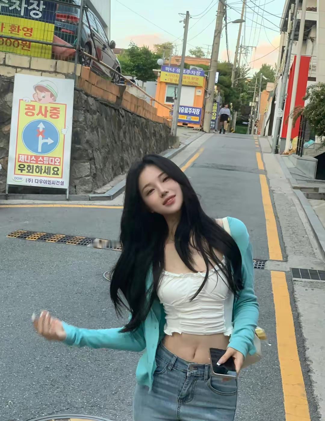 分享美女穿搭服饰