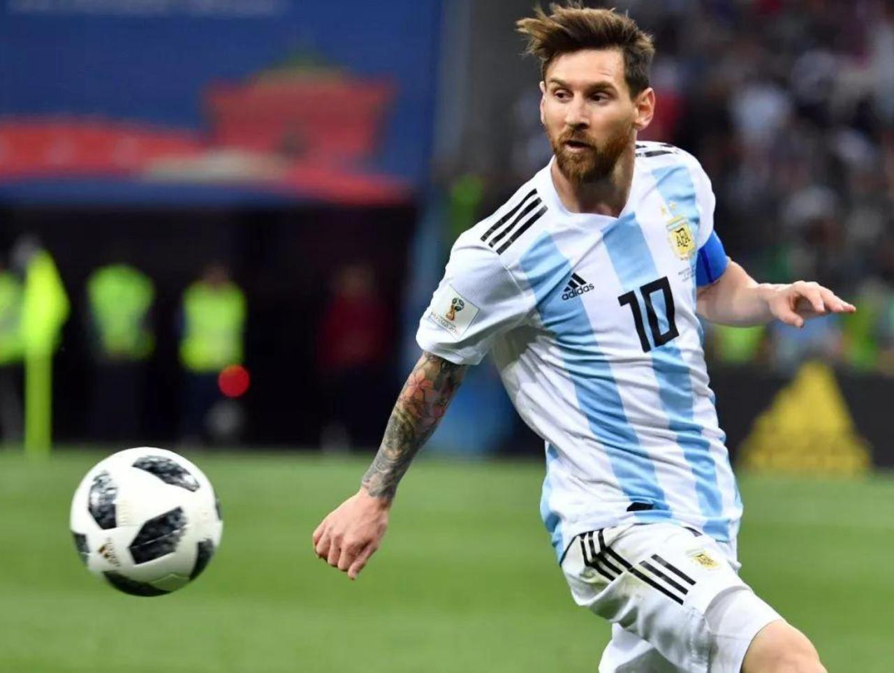 能让你凌晨爬起来看球的是哪个球星？如果一个人能半夜3点钟爬起来看球，应该是很喜欢