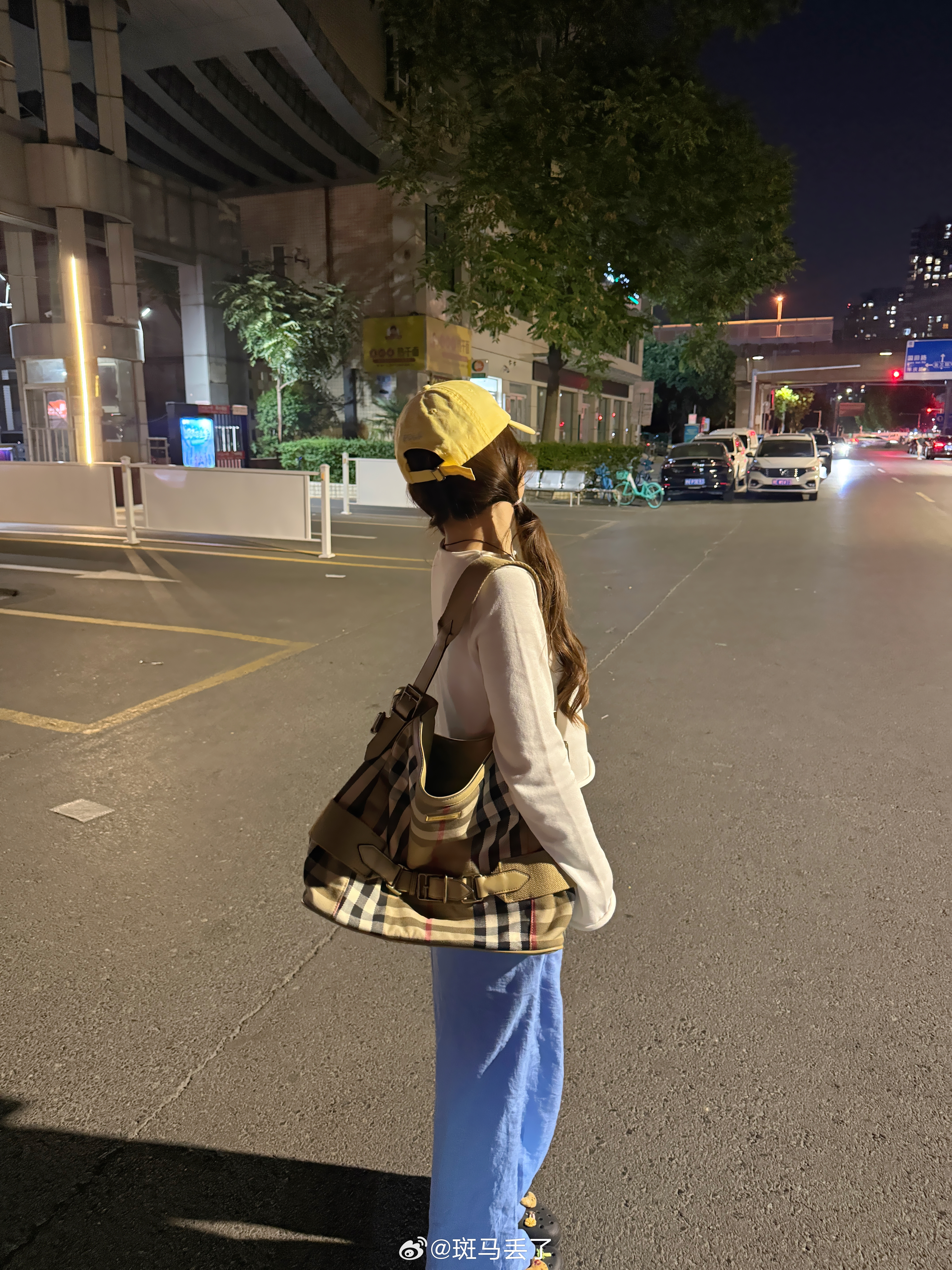 蜜月结束 到家拆个快递我最近可喜欢这种托特包 这我新包包[哈哈] ​​​