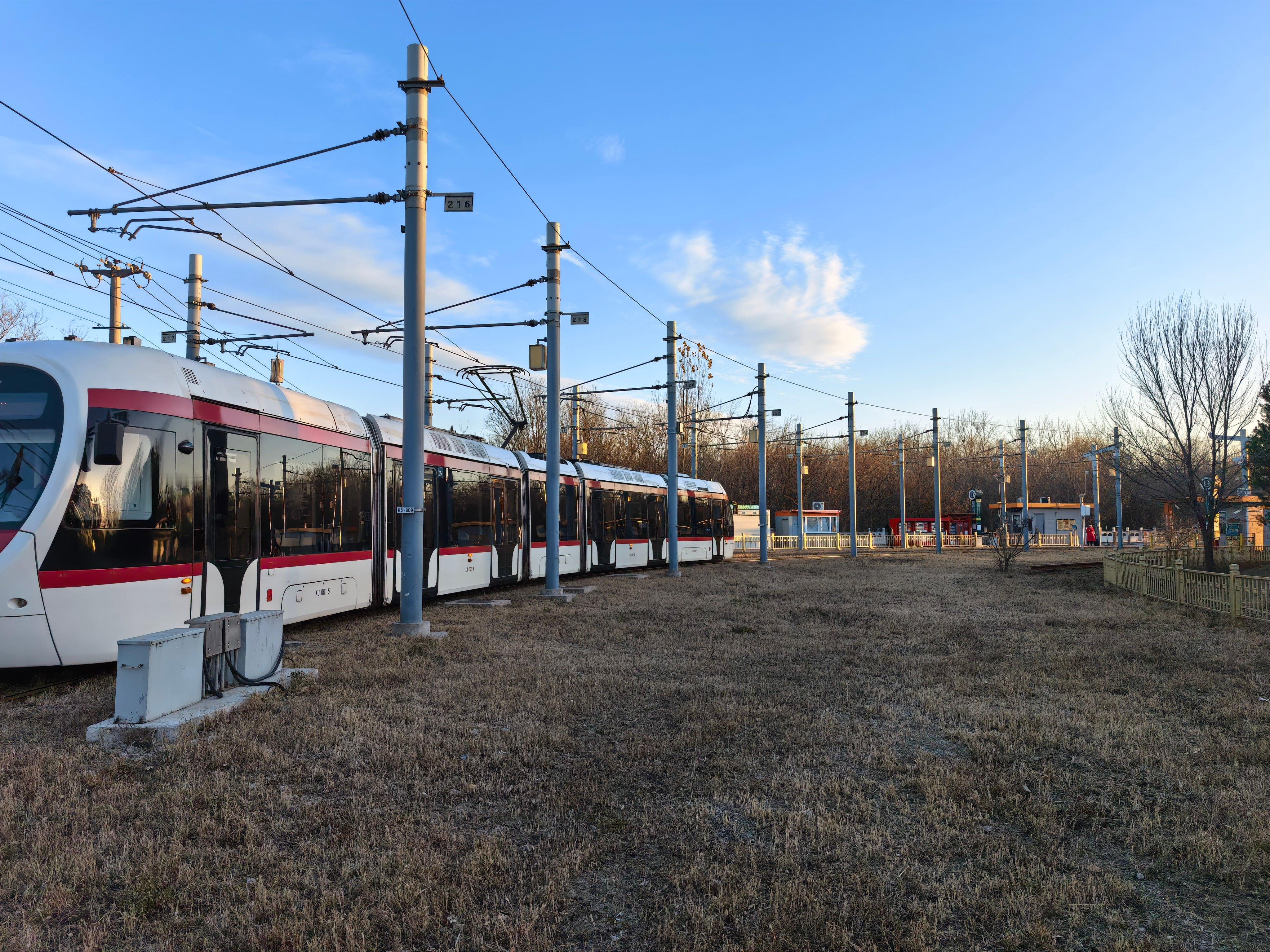 S-守股如守身，很难受！空仓如守寡，也难受！虽然空仓，但是也是一直盯盘，盘面感觉