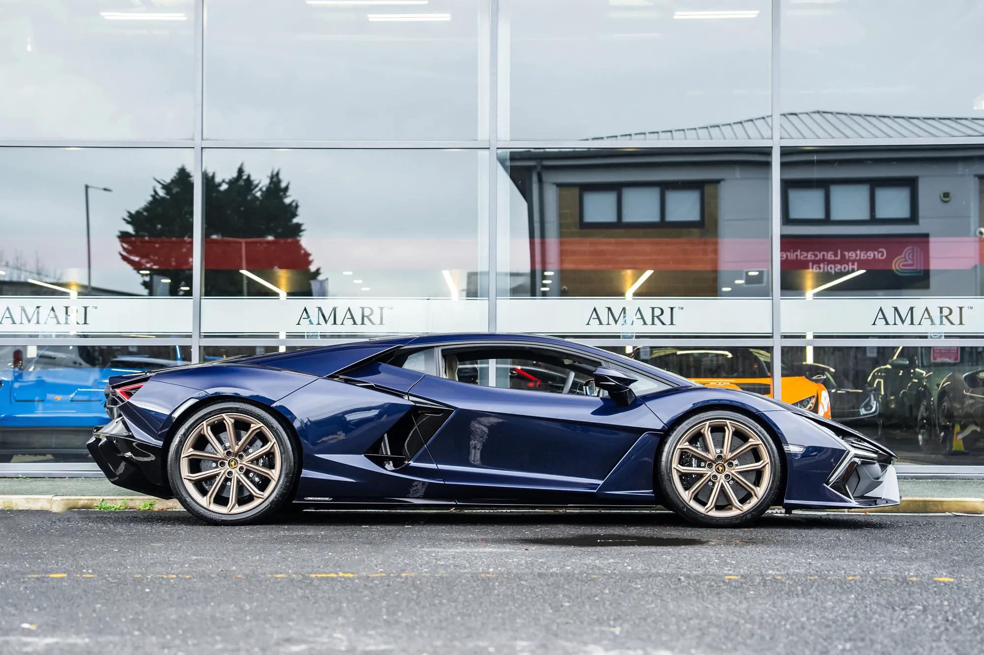 Lamborghini Revuelto 兰博基尼  兰博基尼revuelto 