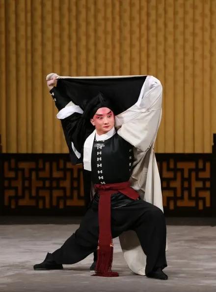 北洋趣事：
1913年3月7日，法国驻华公使馆举办舞会，邀请国务总理熊希龄，外交