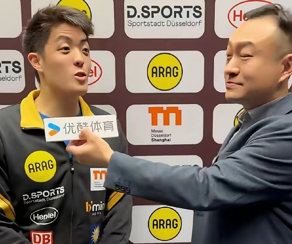 邱党对着央视镜头这一嗓子真把不少“精英”的遮羞布给扯下来了。同样是华裔选手，差距