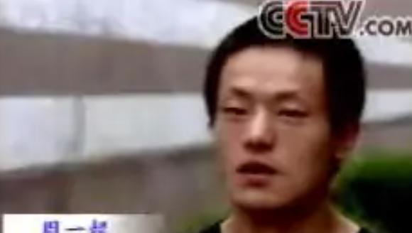 浙江大学周一超被执行注射死刑，被按执行床时，他号啕大哭。事情得回溯到2003年1