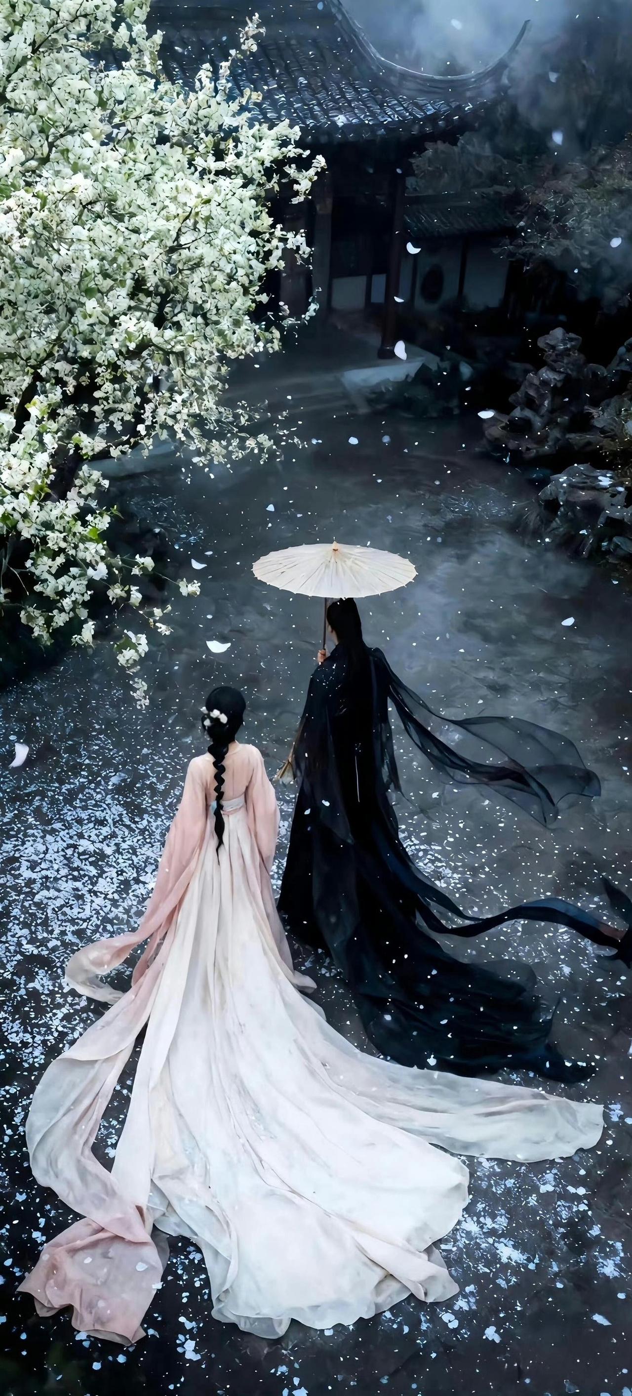 刘邦真的很爱唱歌，衣锦还乡要唱大风歌，心爱的儿子如意不能如自己的愿当太子，戚夫人