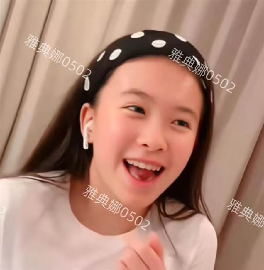 刘涛她18岁的女儿长得跟爸爸一样，不算漂亮气质成熟 