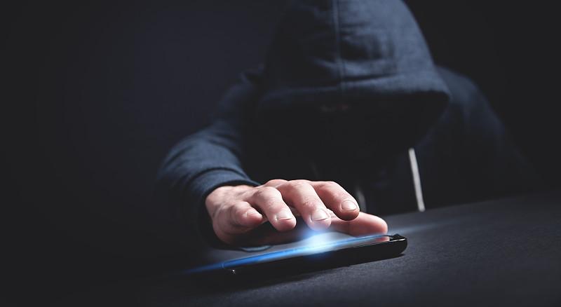 近期，不少不法分子通过仿冒正规金融类App实施诈骗，打着“无抵押”“低息秒批”的