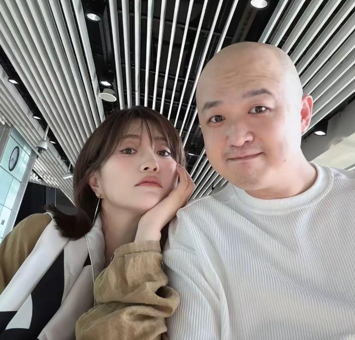 包贝尔出轨不会是被实锤了吧？
包贝尔疑似因出轨风波，新剧被除名了！有网友发现，《