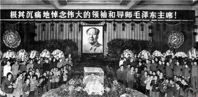 伟大的领袖和革命导师毛泽东主席已经离开我们半个世纪了，9月9日是毛主席的忌日，是