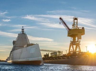 火越烧越旺，第四把火会是林肯号航母吗？今年第三把火，朱姆沃尔特号也着了。美军战舰