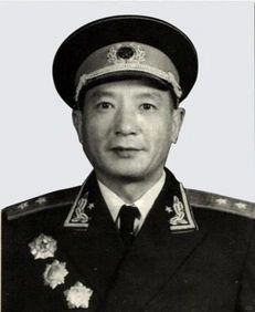 原济南军区副司令员：范朝利将军