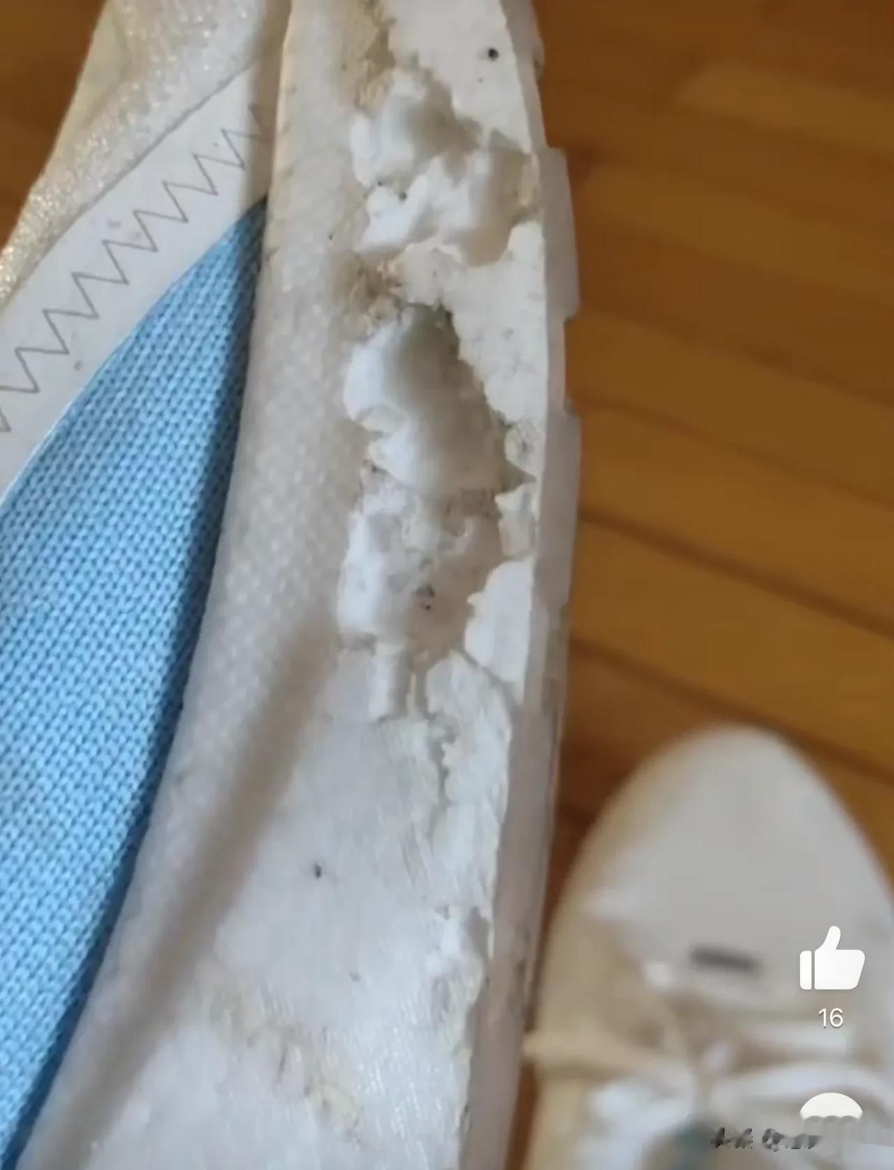 辛巴卖的货又出现问题了，消费者称：自己将维权到底！

消费者说道：这是我5月28