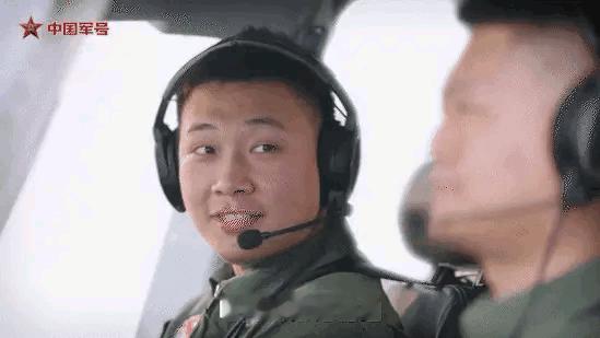 越来越直接了
之前还是叫“小六”，现在招飞直接是“再不抓紧，六代机可就不等你了”