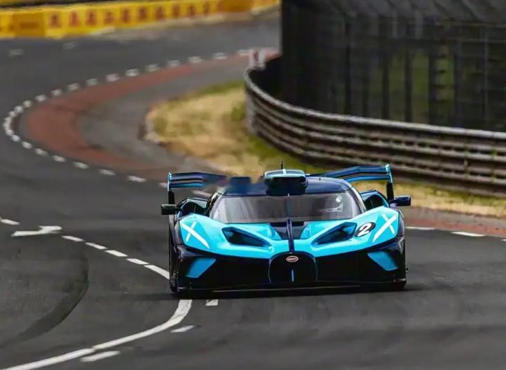 16缸的布加迪售价高达400万欧元~~~8.0T四涡轮增压W16发动机能输出16