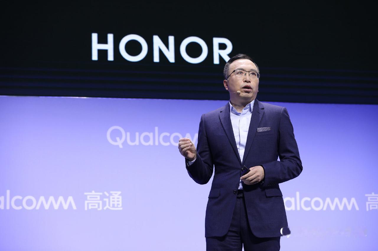 6 月 26 日，在 MWC2024 上海展期间，荣耀 CEO 赵明媒体采访时表