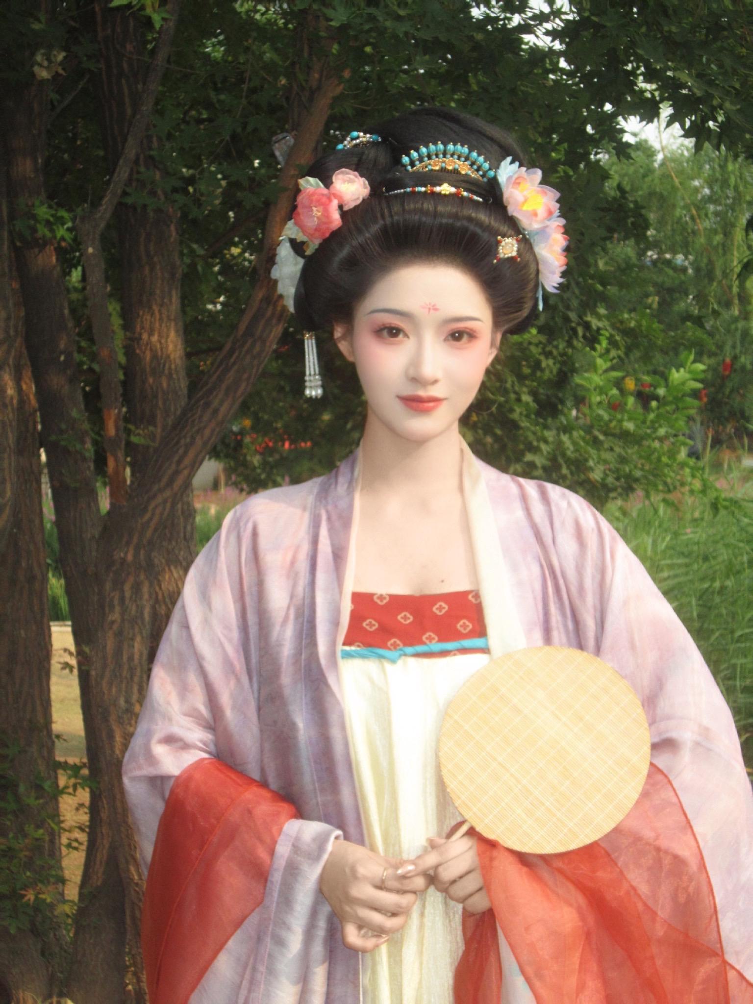 梦回盛唐｜张雅钦仿妆。张雅钦太美了！！终于仿到她的妆造了！ 国风合伙人