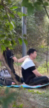 不知道钓鱼是打掩护，还是按摩是打掩护！
总之一个字“美”，这是神仙一样日子！看年