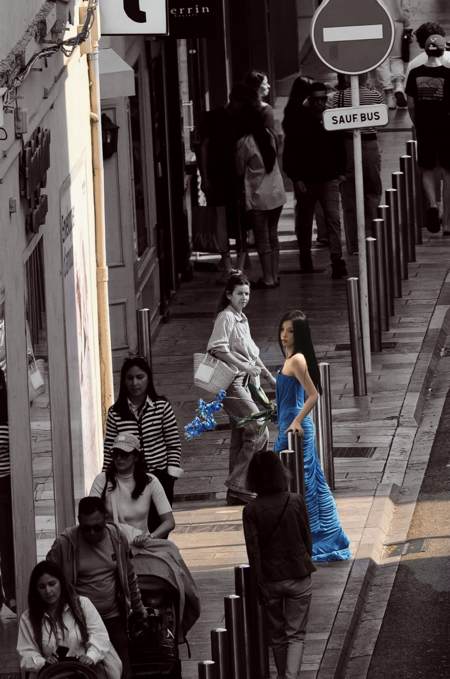 “我爱的人站在光里，于是我朝着光走” 