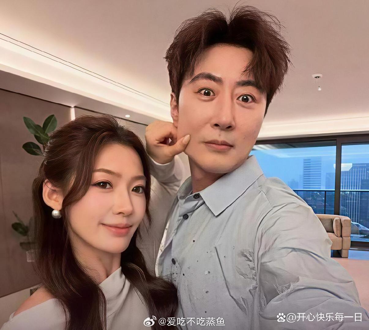 高梓淇和女友谈了3年，打算结婚上节目了，才想着告诉儿子和前妻，但是前妻知道后却让他不要现在告诉儿子，因为儿子还在等爸妈复合 ​