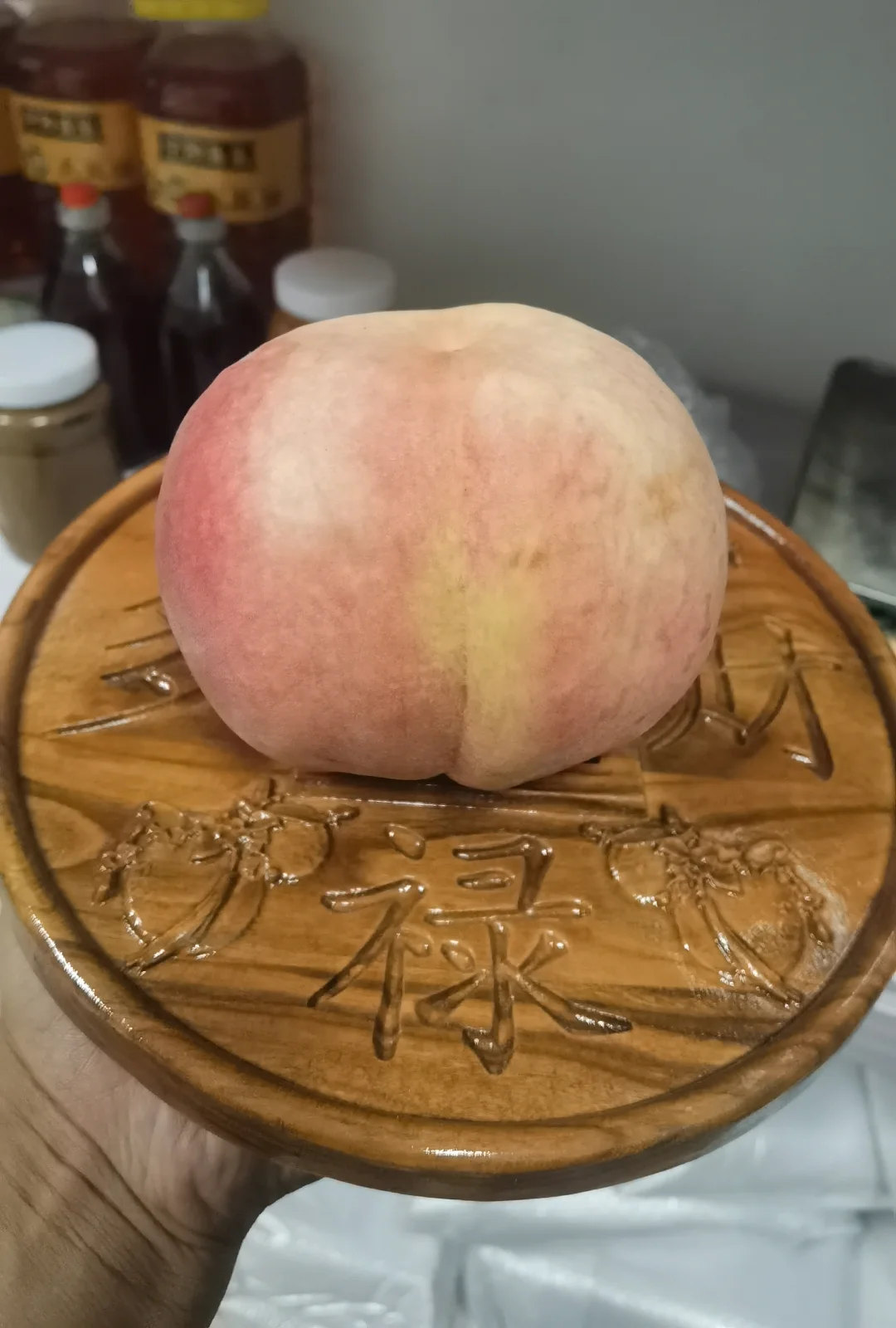 这款特级无农药残留桃，送礼有面子。