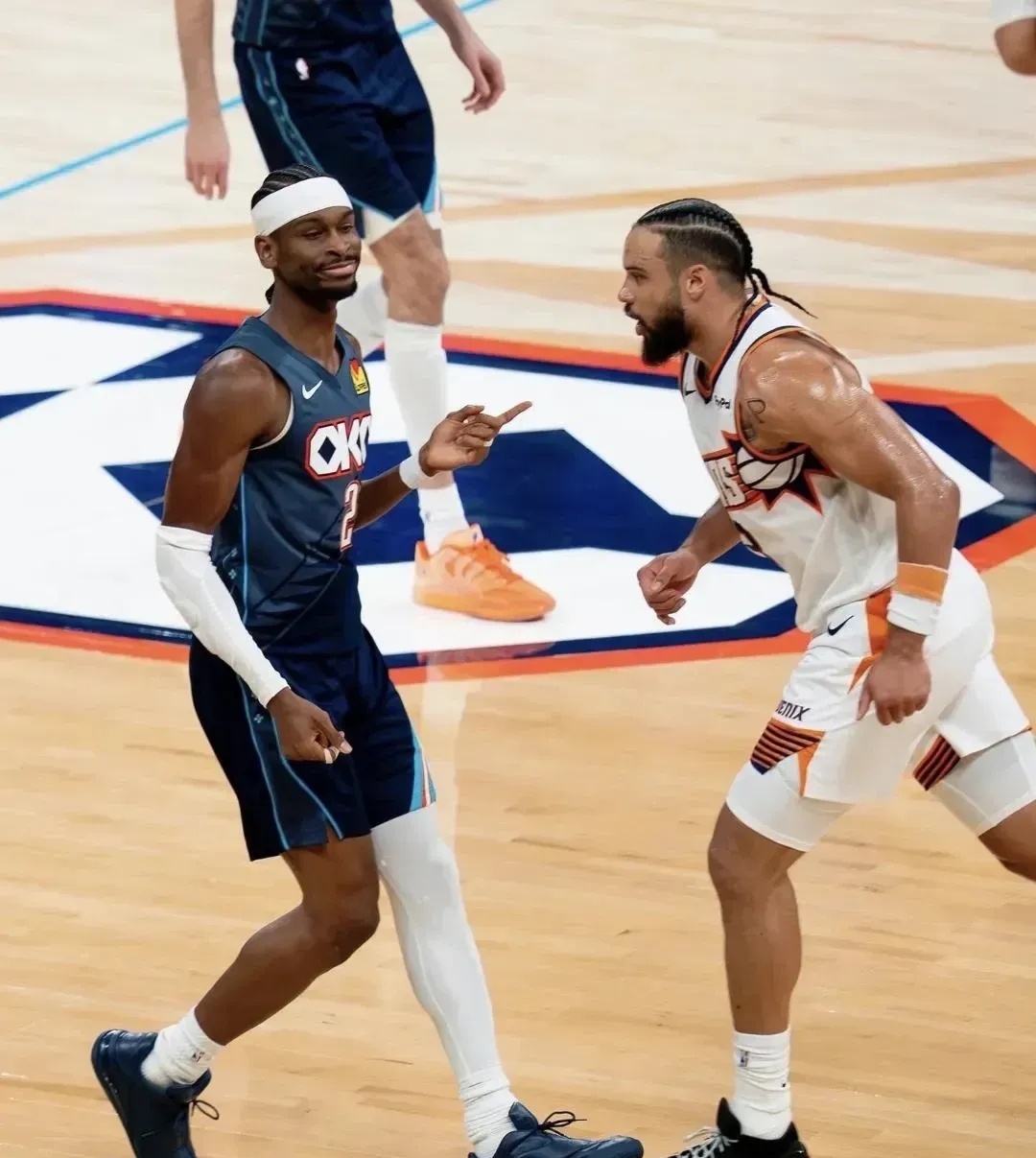 现在看来很容易晋级次轮的球队 雷霆 马刺 凯尔特人 这三支球队也是夺冠...