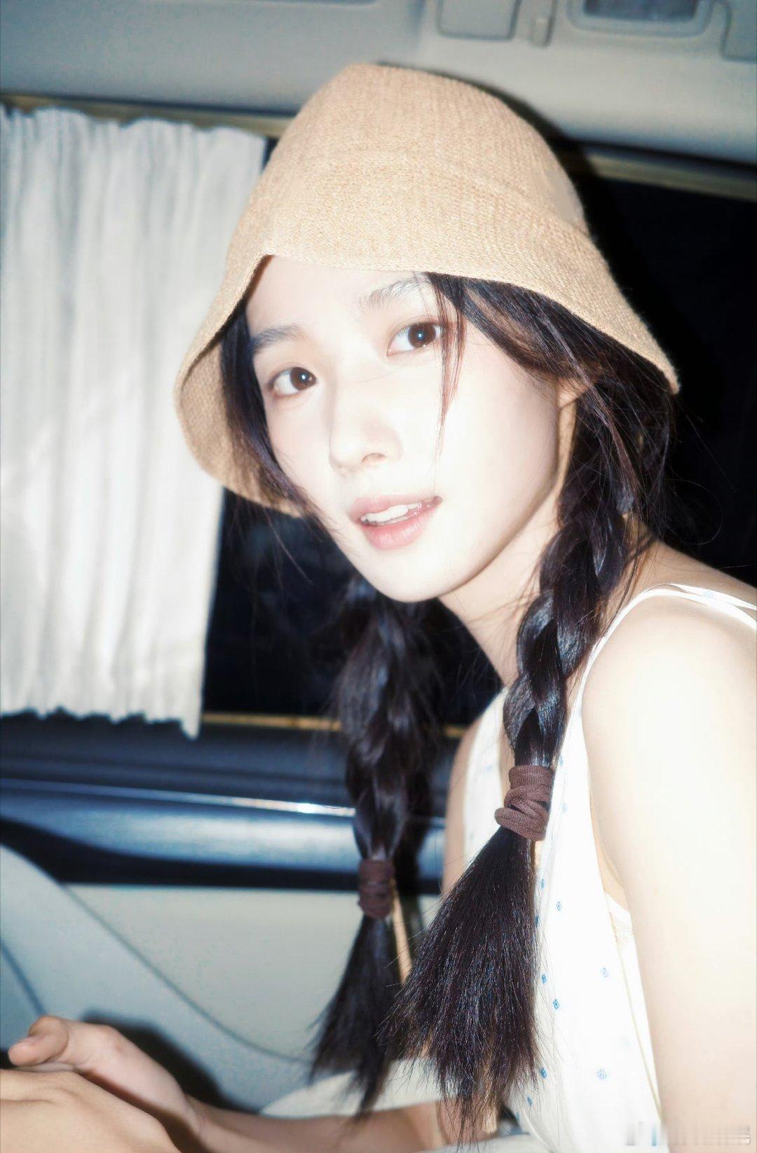 #卢昱晓[超话]# lyx#卢昱晓玉骨遥# lyx#卢昱晓白雪莺# lyx#向全世界安利卢昱晓# 

我不记得第一次说爱他是什么时候了

​