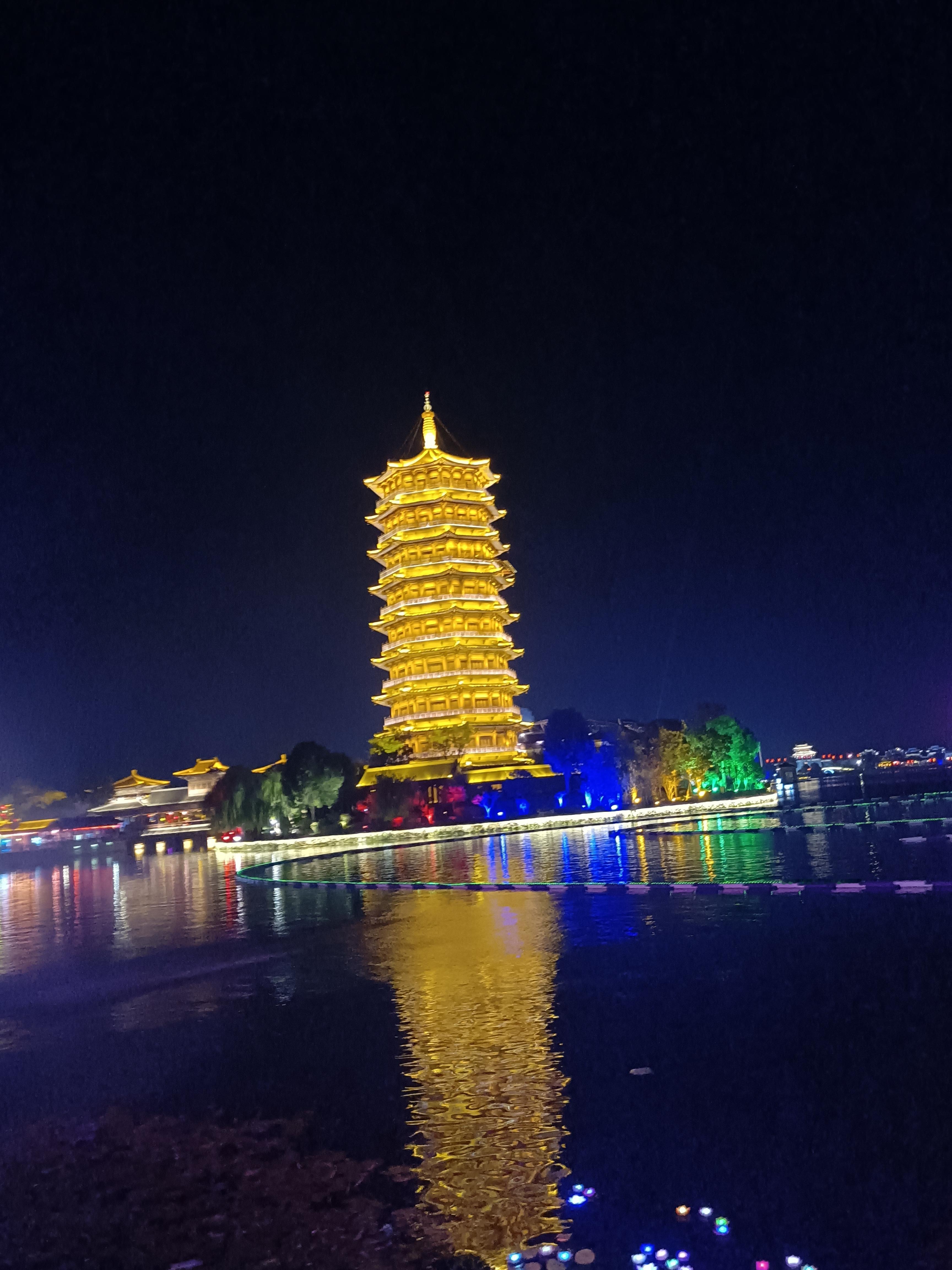 好多年没弹琴了！夫妻俩人配合得不错啊，音乐相伴，生活真美好