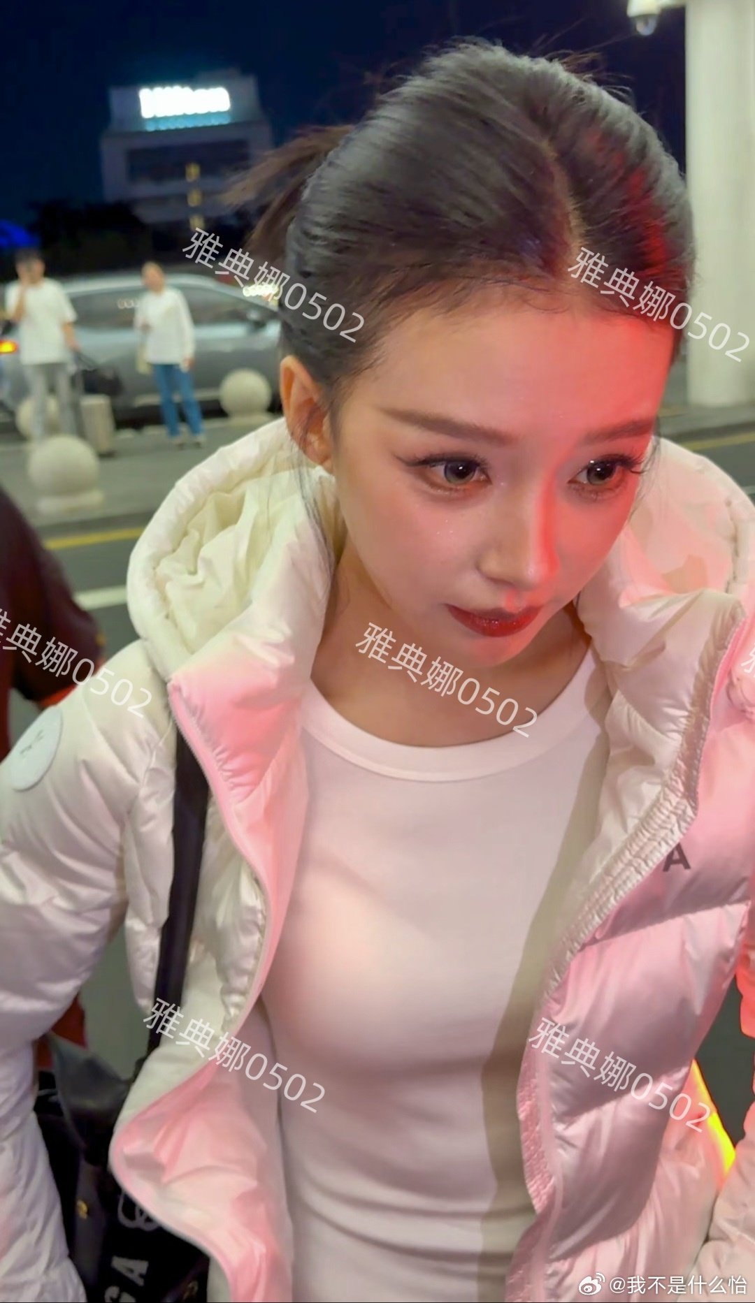 孙怡的美貌被低估了，飞机上遇到她本人又瘦又美抬眼的瞬间好惊艳。 ​
